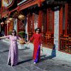 Tà áo dài Việt nam, khoe sắc tại Phượng Hoàng Cổ Trấn