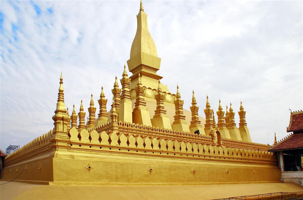 That Luang - Di sản văn hóa thế giới, biểu tượng văn hóa Phật giáo và hiện được coi là biểu tượng của nước Lào